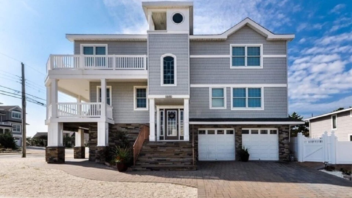 North Beach Haven House | Oceanview w/heated pool (Mem-Labor Day) outdoor bar/kitchen 5 Bedroom 2 Master
