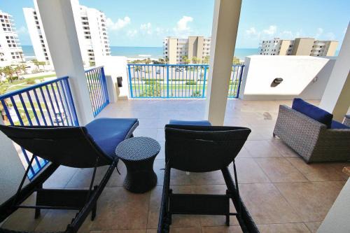 New Smyrna Beach House | Oceanwalk 17-605
