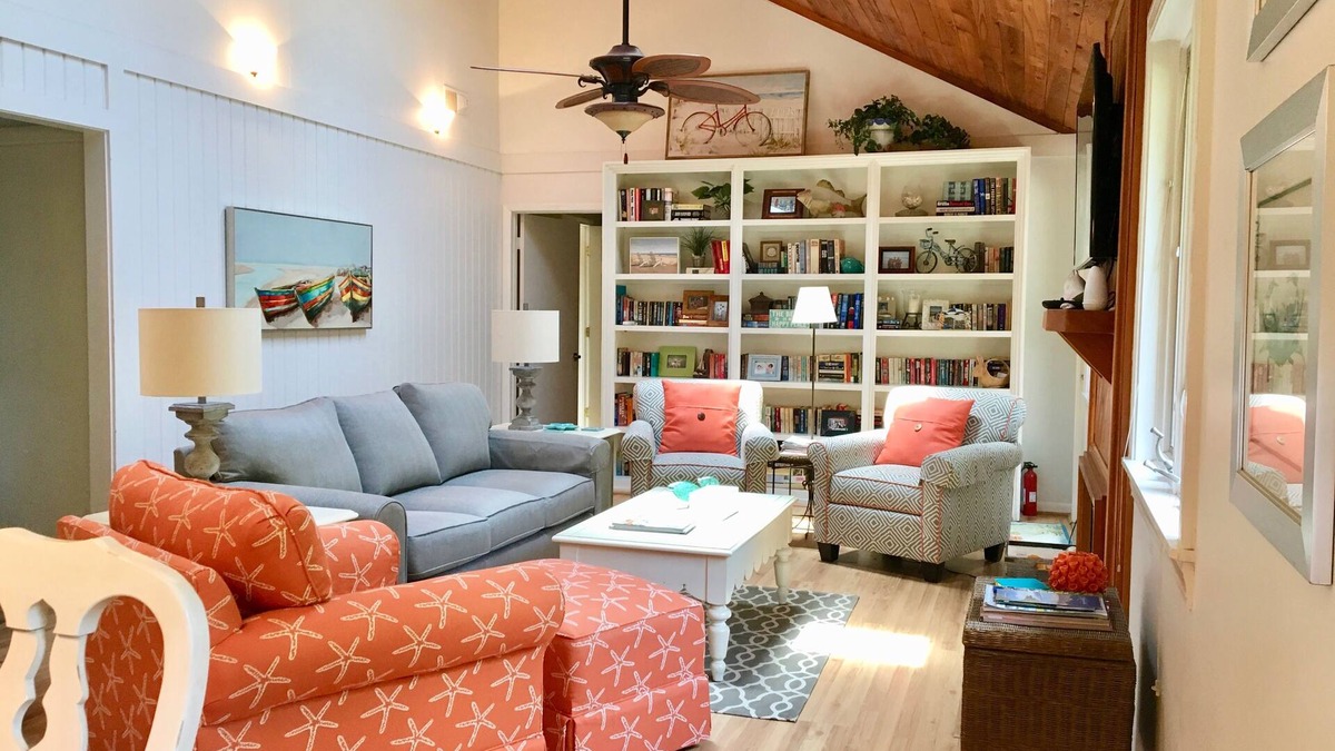 West Beach Cottage | Oceanwoods 3bd/2bth w/Enlarged Screen Porch, WiFi, updated!