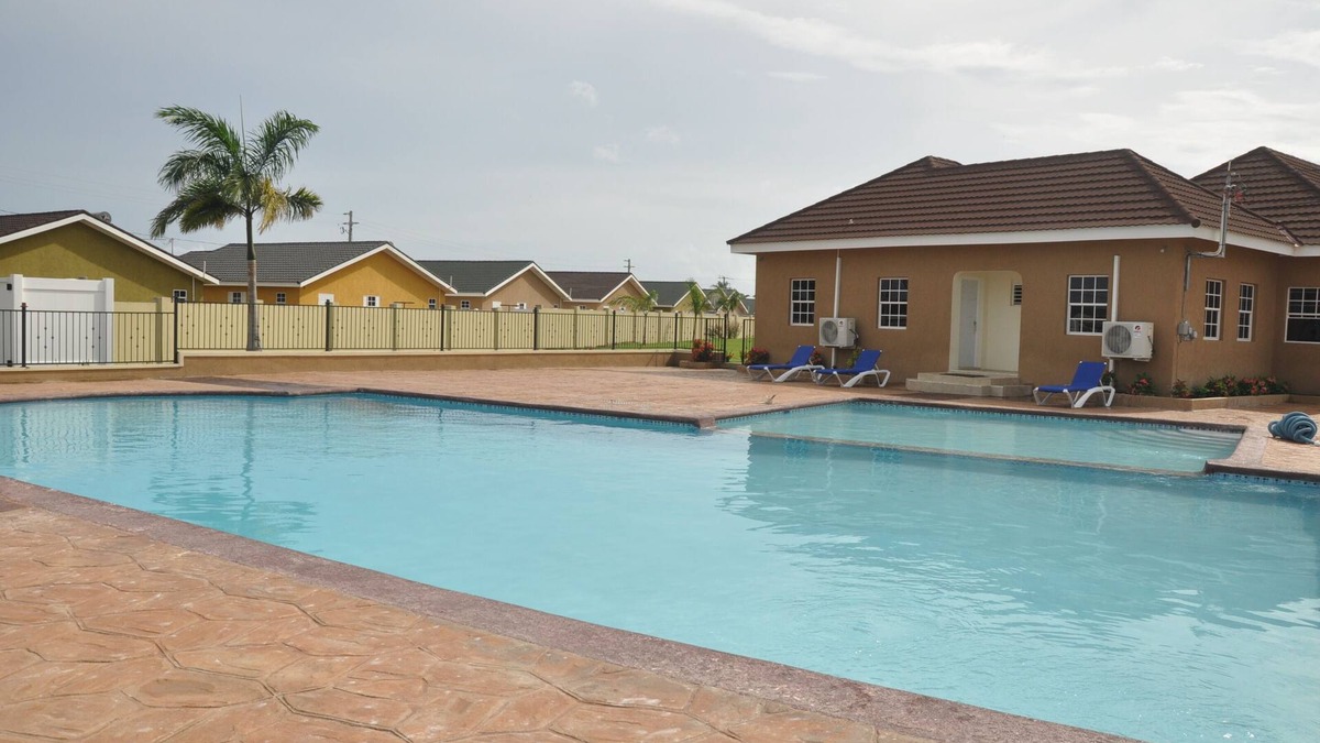 Mammee Bay Estates House | Ocho Rios Drax Hall 2 bed sleeps 4- 5 ppl