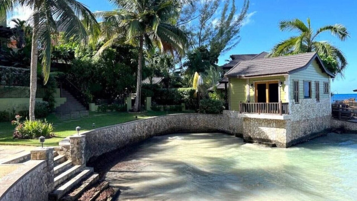 Ocho Rios House | Ocho Rios Oceanfront Oasis/Cook Included