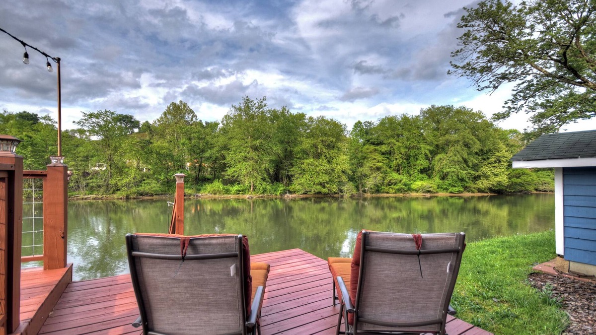 Copperhill House | Ocoee River Retreat | Water Front | Deck on Water