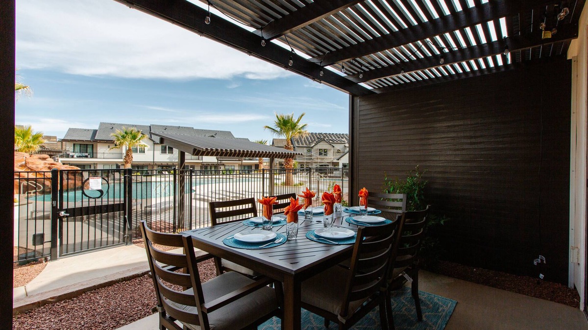 Ivins House | Ocotillo springs Resort 4 | Ping Pong Table, X-Box One, and Close Access to Community pool