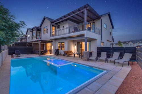 Ivins House | Ocotillo Springs Resort 47 and 48 Retreat Connected homes sleeps 31 guest Private Pool & Hot Tub