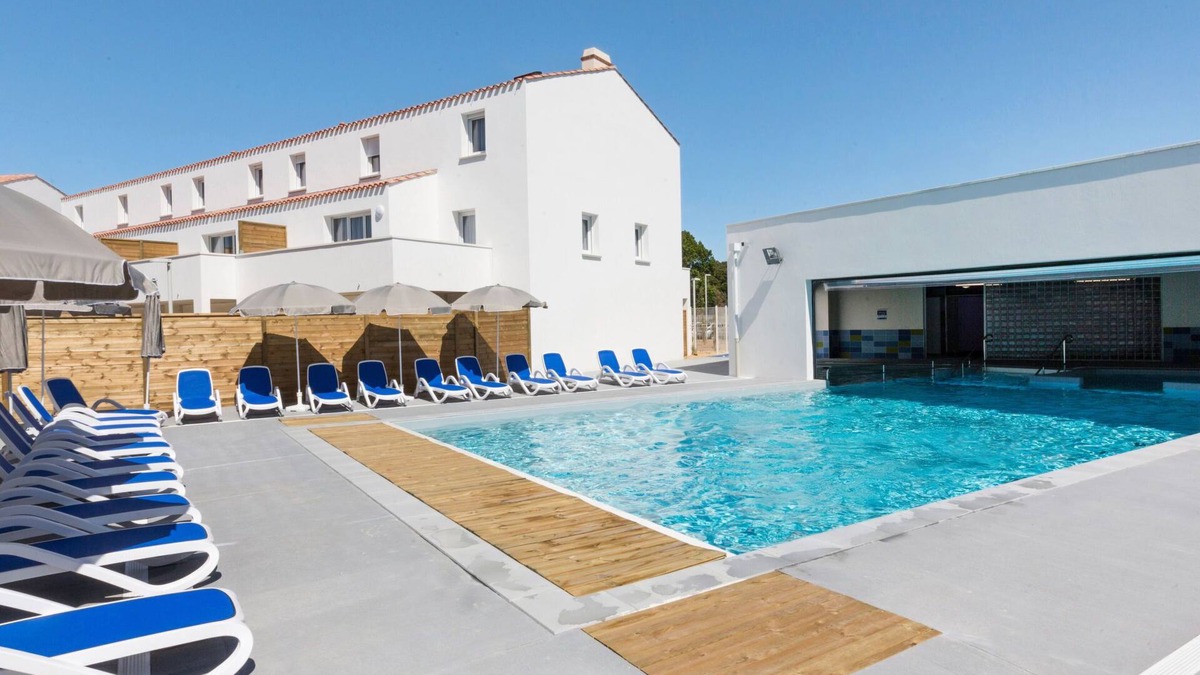 Noirmoutier-en-l'Ile Apartment | Odalys Collection Le Domaine des Pins by Interhome