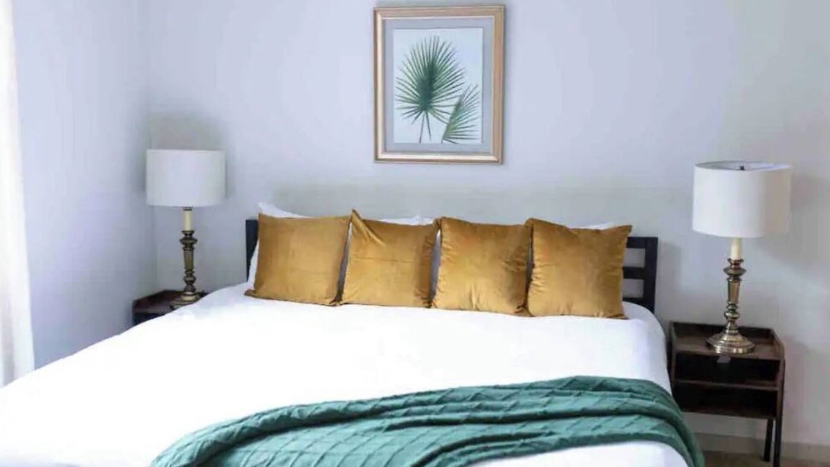 Five Points South Apartment | ❤️ of DOWNTOWN BHM| 3 BEDS| POOL| WALKABLE | UAB