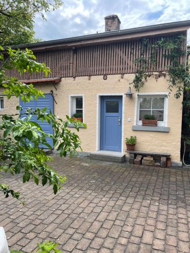 Offenbach am Main House | OF Rent - Zimmer mit Bad in Offenbach 12km bis Frankfurt Zentrum