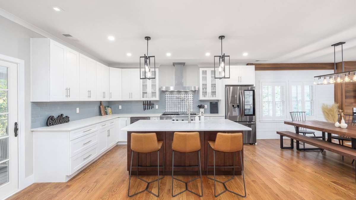 Roswell House | ❤️ of Roswell, walking distance to restaurants, pub, ☕️ shops and trails!