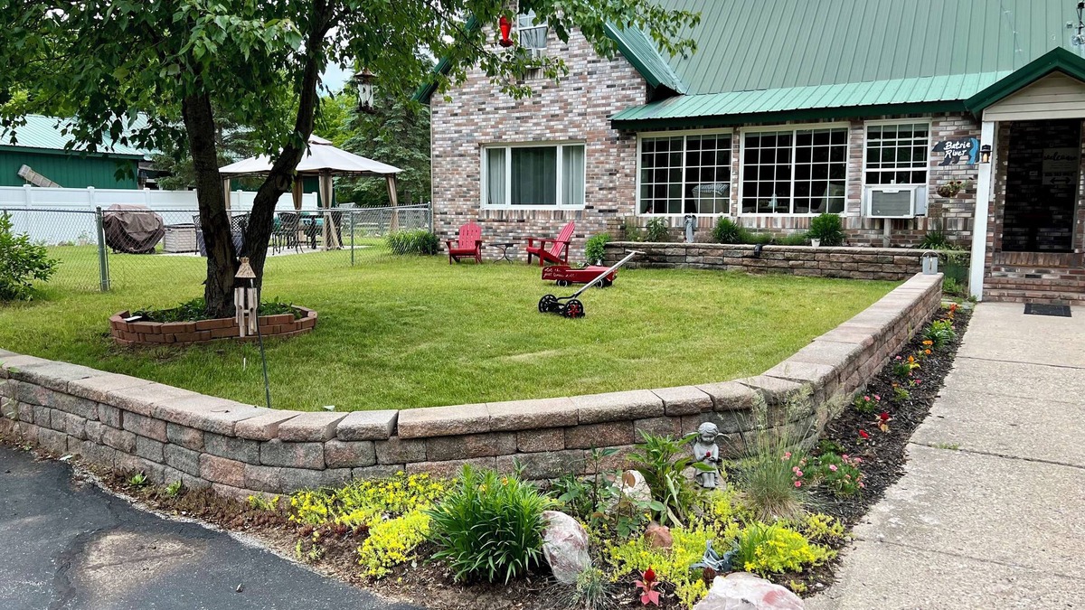 Benzonia House | %OFF 7/28 DAYS 20 gst/pet - 3,600 sq. ft.ranch 0.5m to Crystal Mountain resort