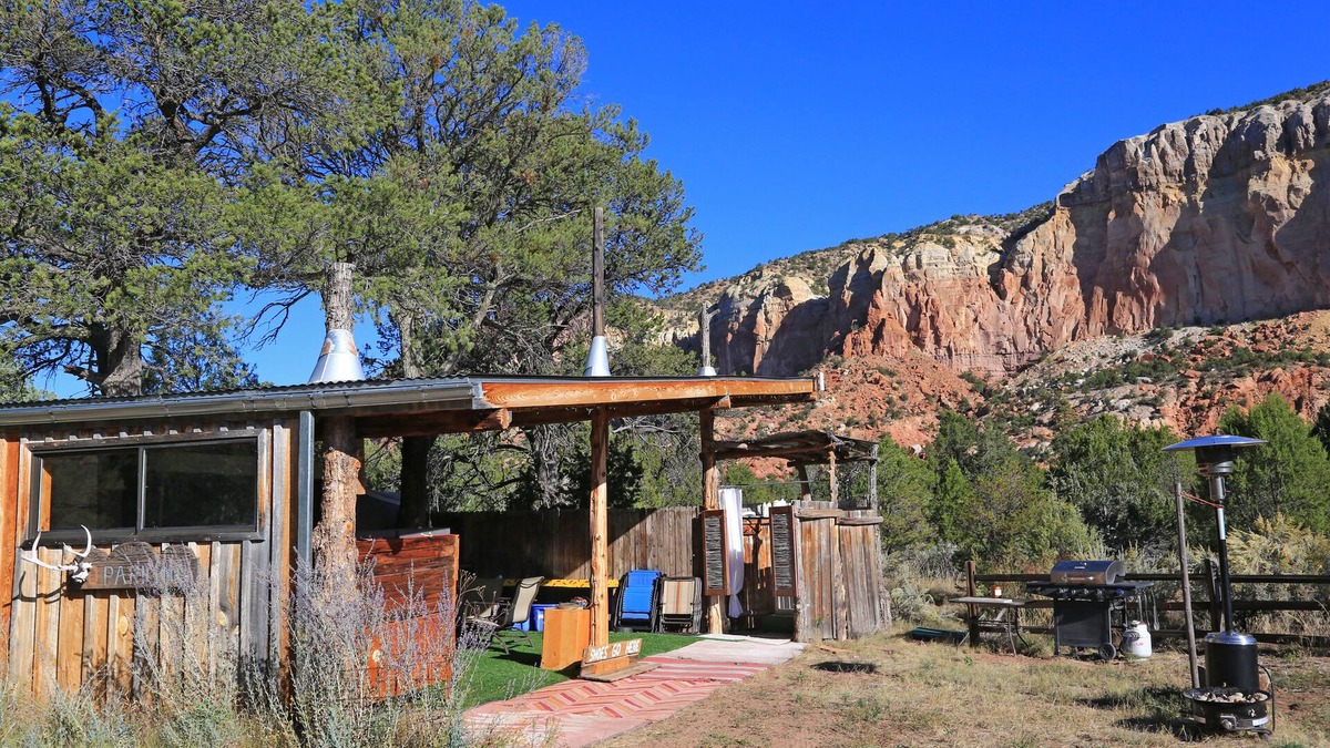 Gallina Cabin | Off Grid Anasazi Wilderness Cabin at Gallina Canyon Rentals