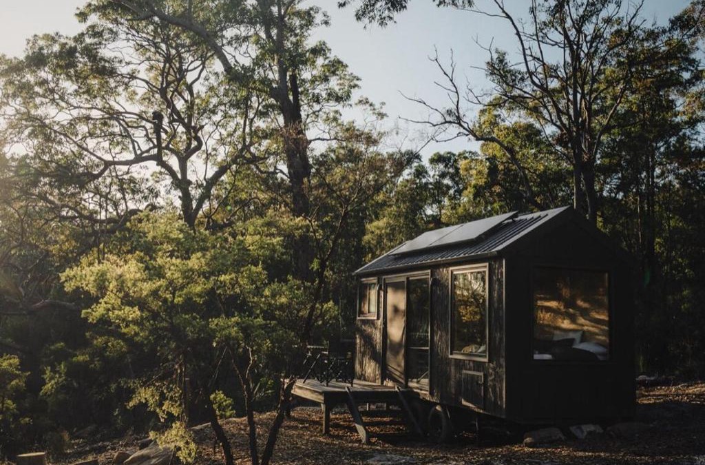 Yarramundi House | Off-Grid Cabin Nestled into Bush with Creek Access - Kaia