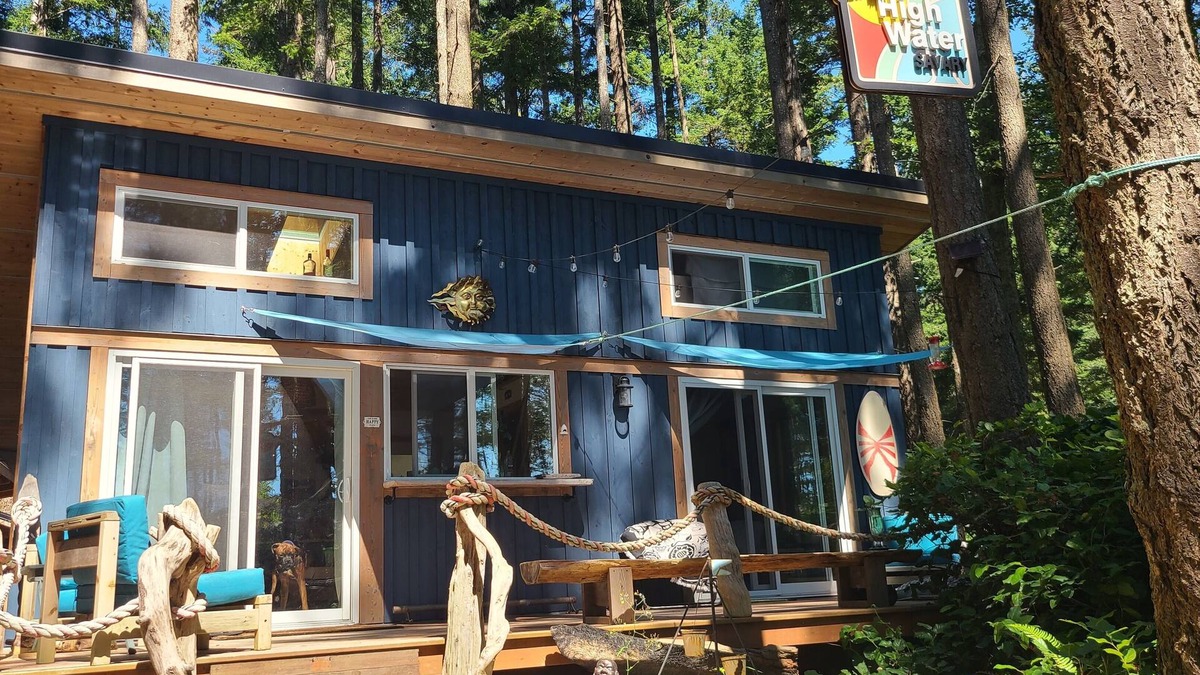 Savary Island Cabin | Off grid cabin on Savary with guest bunkeenn