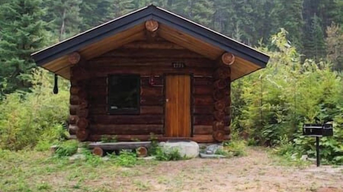 Blaeberry Cabin | Off-Grid Cabin with private waterfalls