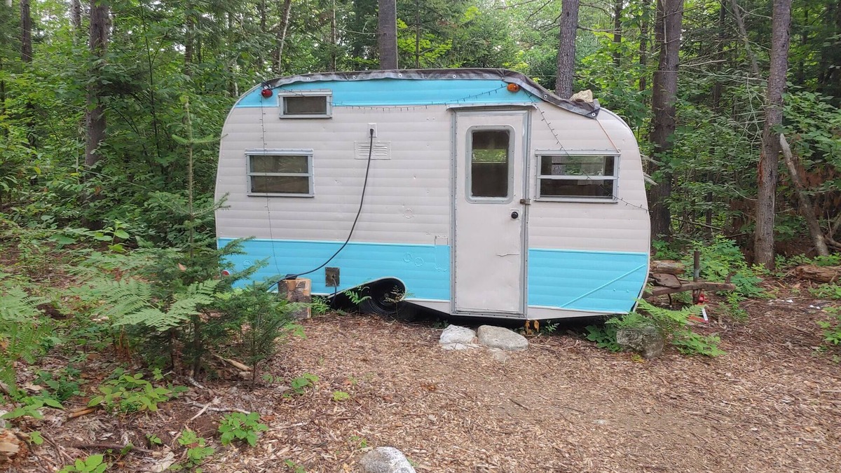 Chatham House | Off-Grid Retro Trailer in the heart of the White Mountain National Forest