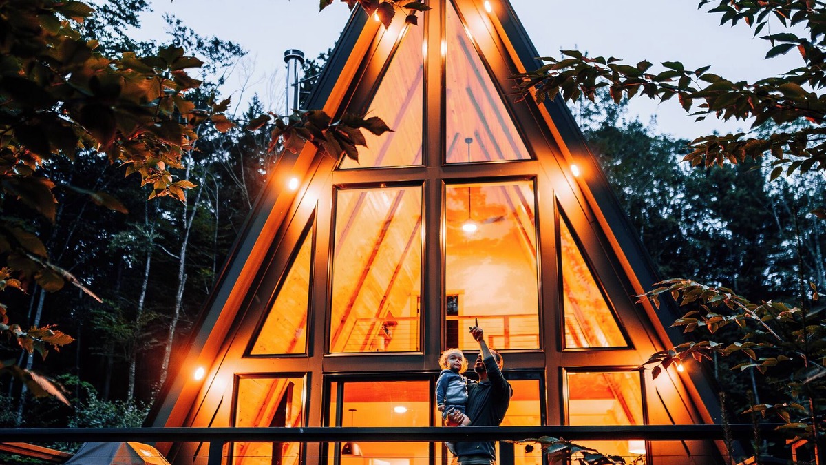 North Jay Cabin | Off-Grid w/Wood Fired Hot Tub - Modern and Cozy - 4 Kayaks Included - 90 Acres