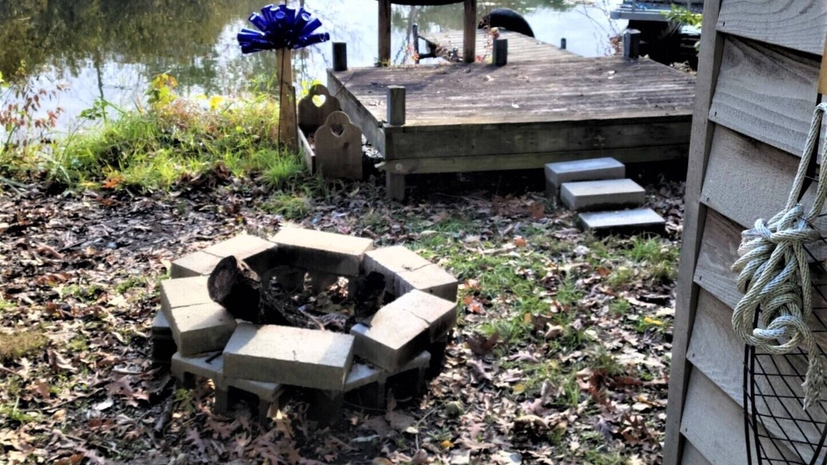 Hamburg Township Cabin | Off-Grid Waterfront Cabin in the Woods, bring your best friend!