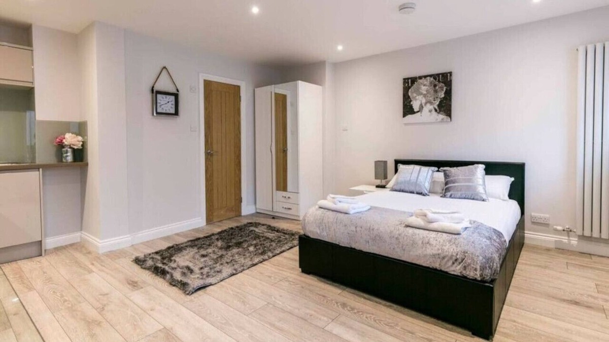 Mill Road Apartment | Off Mill Rd - Modern Studio & Prime City Location