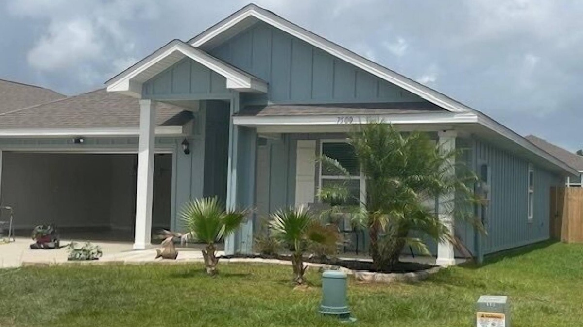 Foley House | "Off The Grid" - 4 Bedroom House Close to Sports, Shopping, and Entertainment