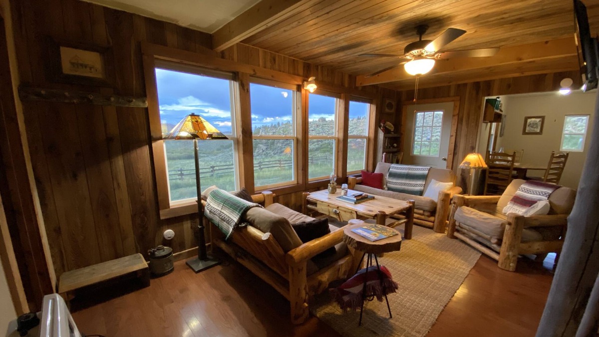 Gunnison Cabin | Off the grid rustic cabin
