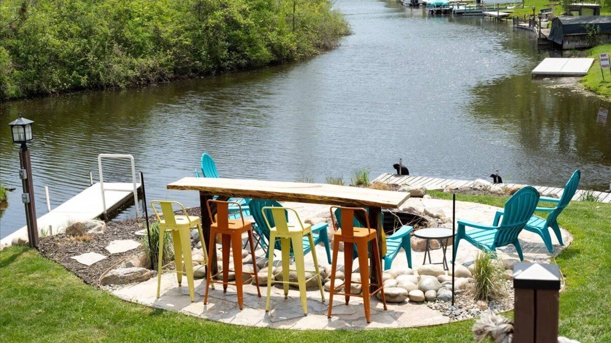 Hale Cottage | Off the Hook Lodge