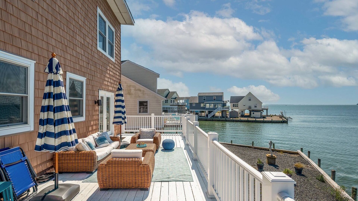 Captain's Cove House | Off the Record - Spectacular Bayfront and Pet Friendly!