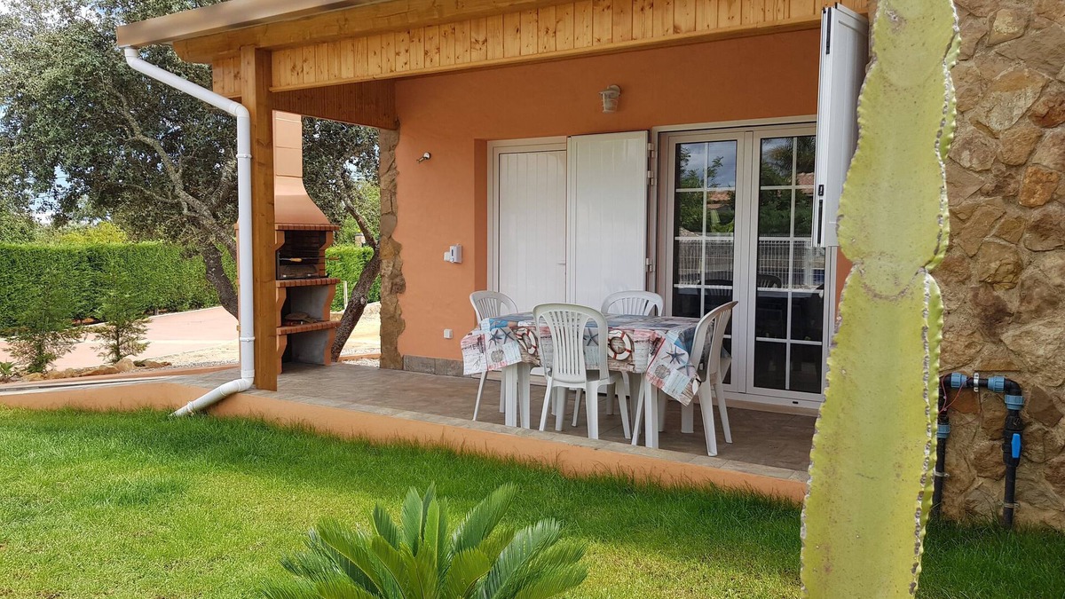 Alpouvar House | OFFER 2022 - VILLA AMENDOEIRA - 4 PEOPLE