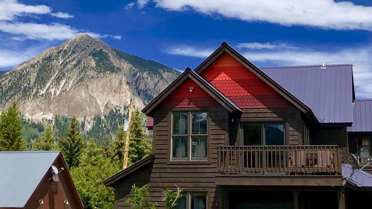 Crested Butte House | Oh Be Joyful! House - One block from Camp4 Coffee
