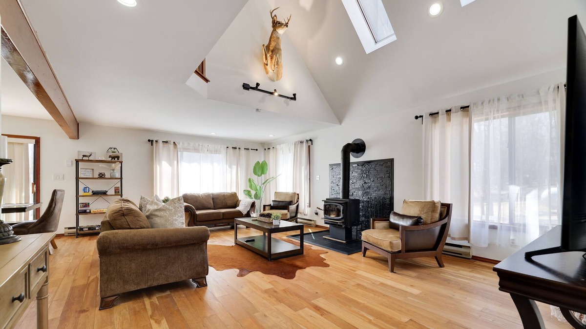 East Stroudsburg Ski Chalet | Oh Deer ! Poconos Chalet!