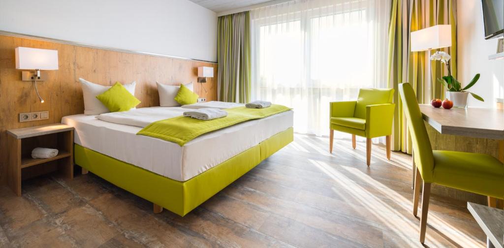 Nebringen Hotel | OHO Rooms Herrenberg Digital Access Only