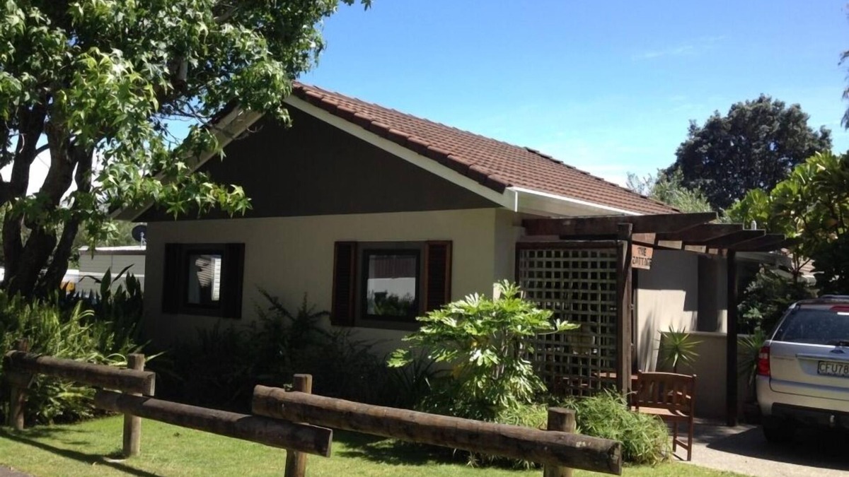 Ohope Cottage | Ohope Beach Cottage, so close to the beach!