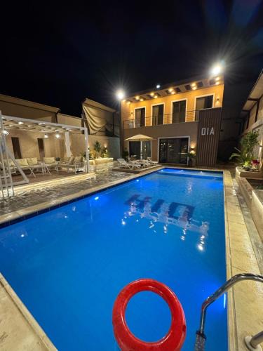 Al-Maghtas House | Oia chalet