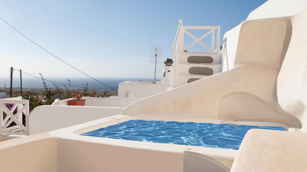 Finikia House | Oia, Finikia Cave House