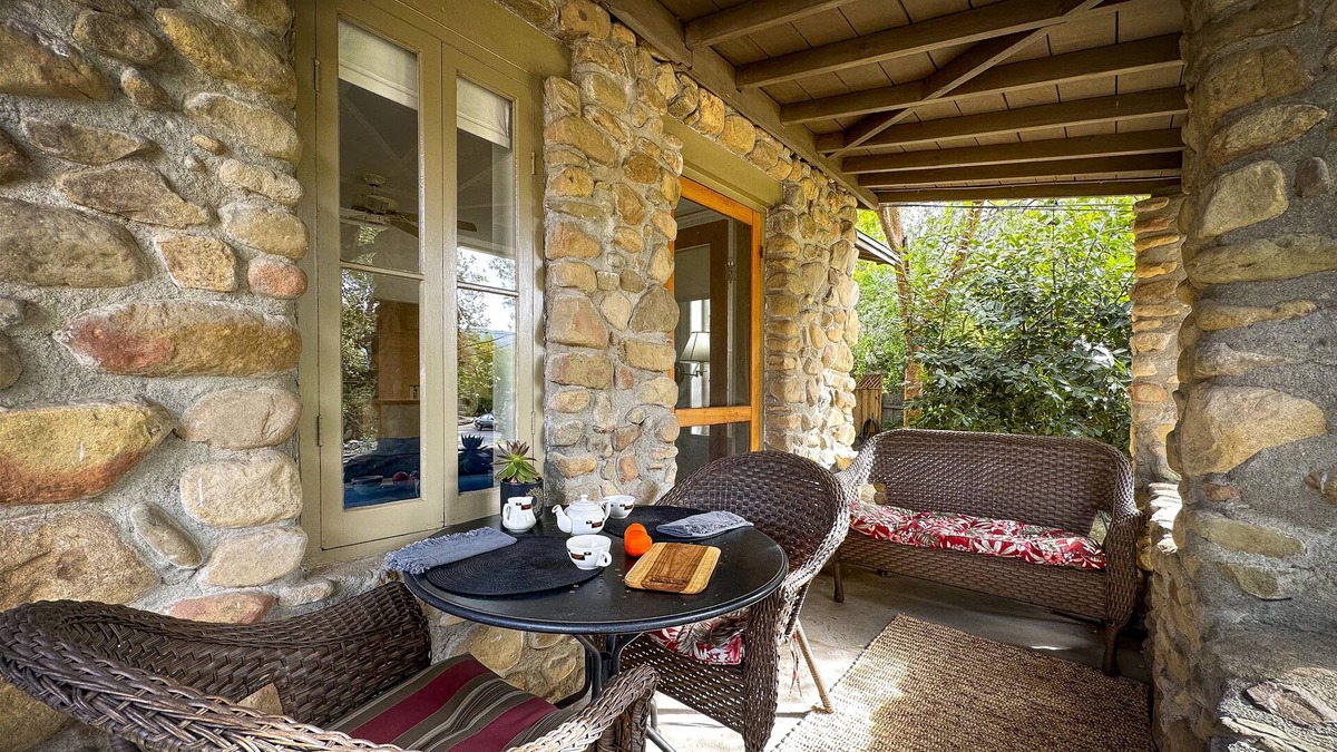 Ojai House | Ojai Garden Cottage - Delightful, peaceful - in town - monthly guest rental