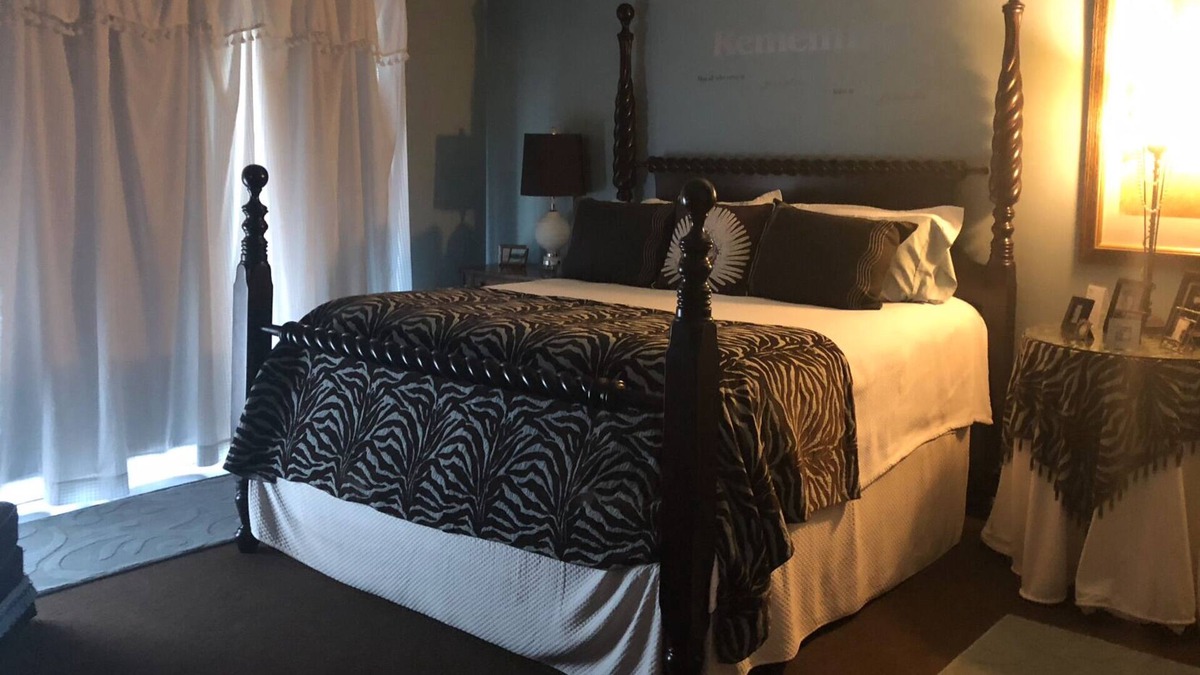 Okmulgee County House | OK40 Ranch Hacienda Bed & Breakfast WILDSIDE Bedroom