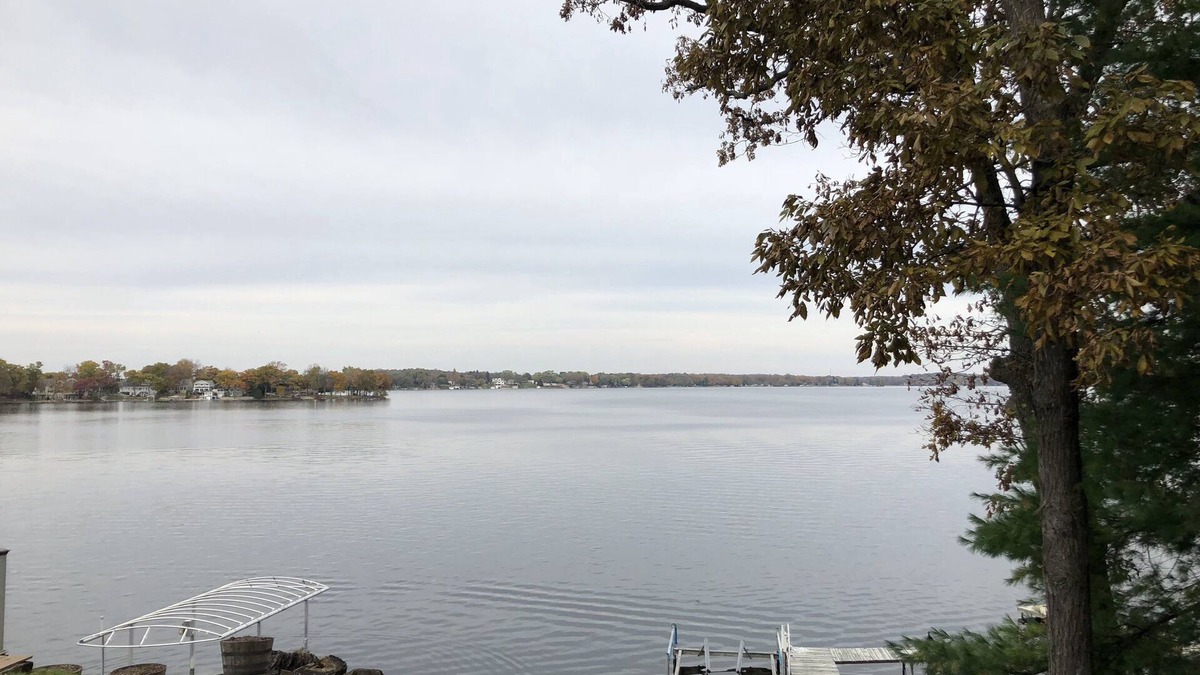 Okauchee House | Okauchee Lake 3BR/2B with HWF's, Sun Porch, Garage, Boat Slip Available!