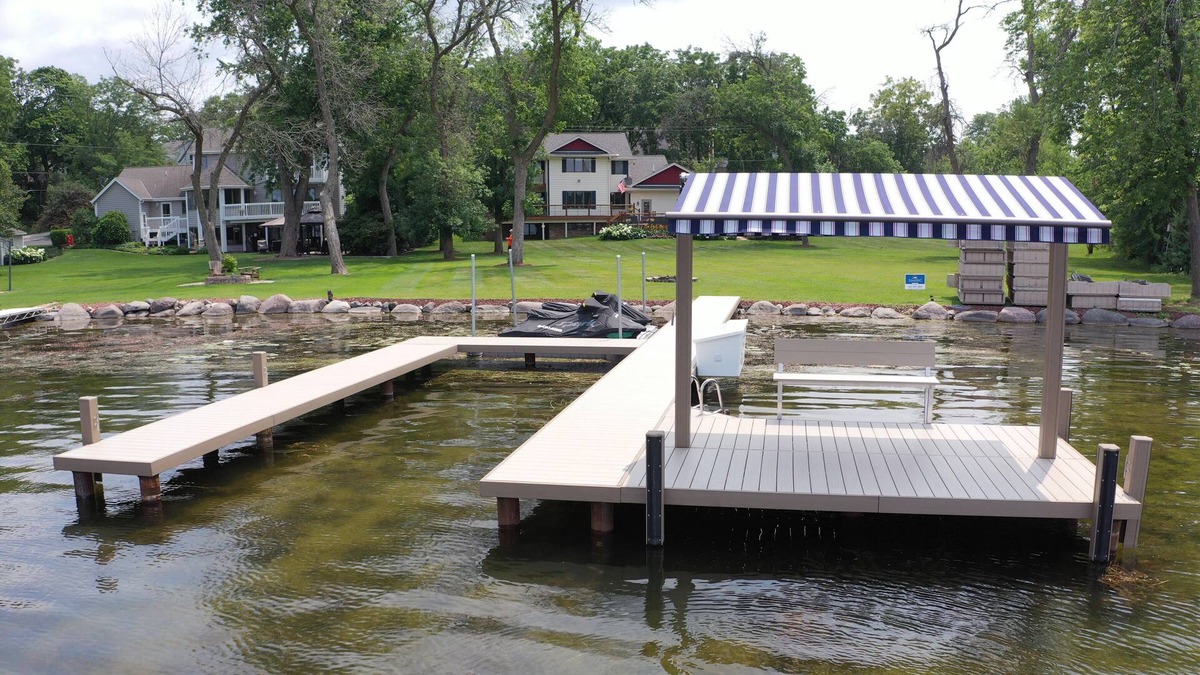 Okauchee Lake House | OKAUCHEE LAKE HOUSE HIDEAWAY