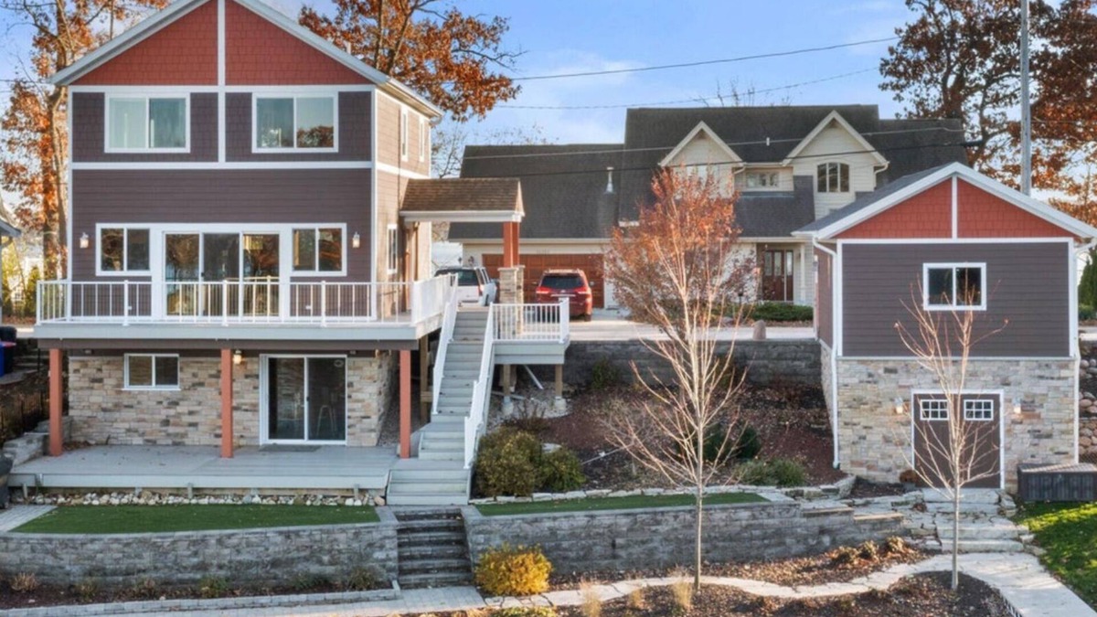 Okauchee Lake House | Okauchee Lake - Sleeps 6; Parking; avail. RNC- Repub Convention; Boat? possible