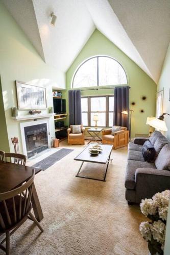 Ludlow Apartment | Okemo Mountain Getaway for Families with Pool Access
