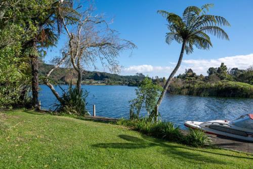 Okere Falls House | Okere Jetty Escape - Rotoiti Holiday Home