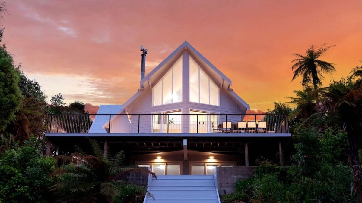 Okere Falls House | Okere Lakehouse Retreat