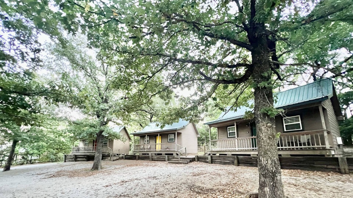 Sulphur Cabin | Okie Mountain Cabin 1: Newly remodeled cabin minutes to Lake Arbuckle