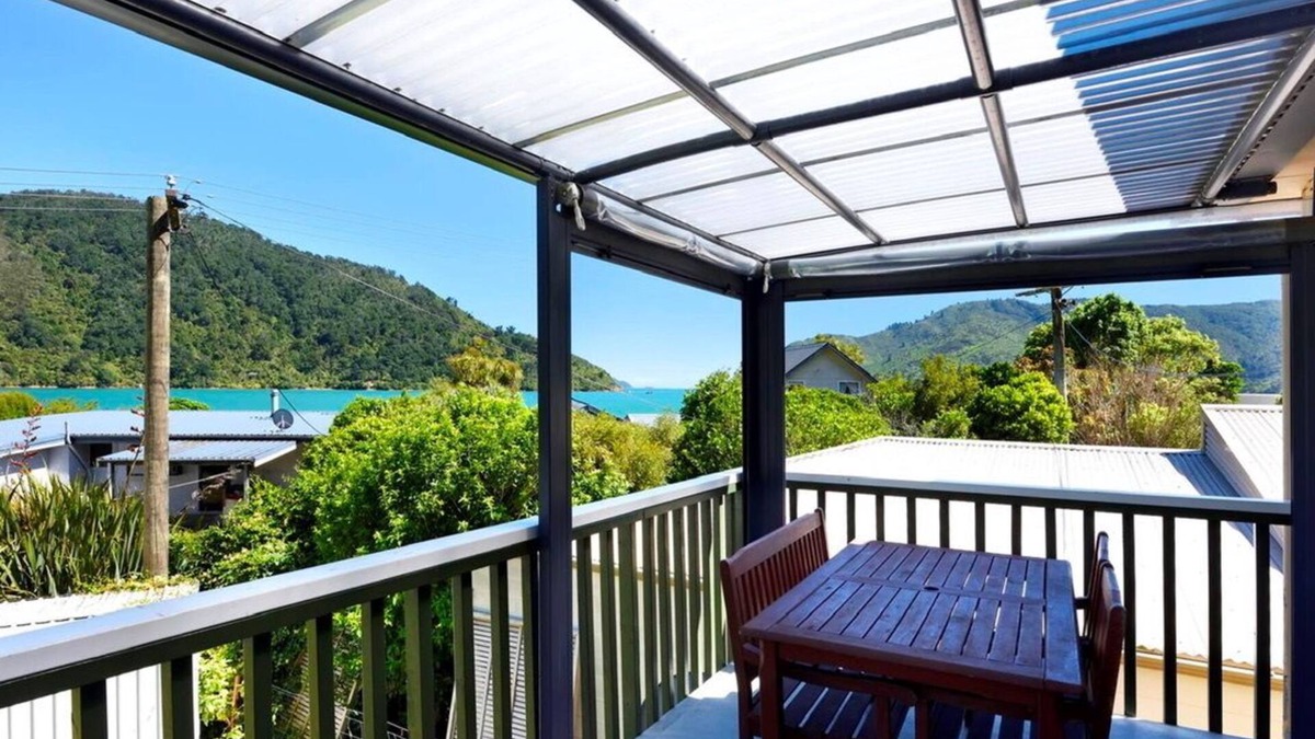 Marlborough House | Okiwi Bay Bach with Bay Views