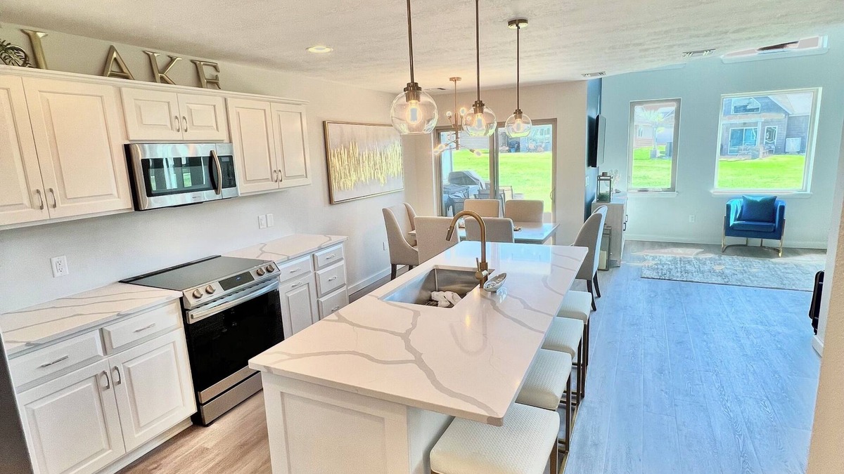 Spirit Lake House | Okoboji Bliss: Luxury Lake Retreat, 3-BR, 2.5 baths, Pools, Family Fun!
