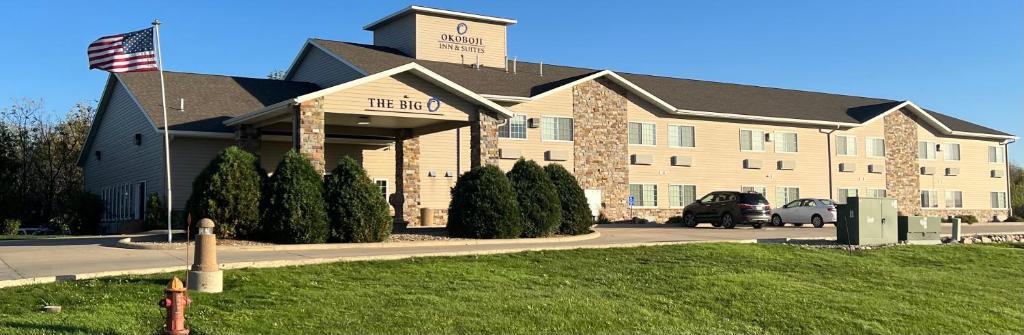 West Okoboji Hotel | Okoboji Inn & Suites