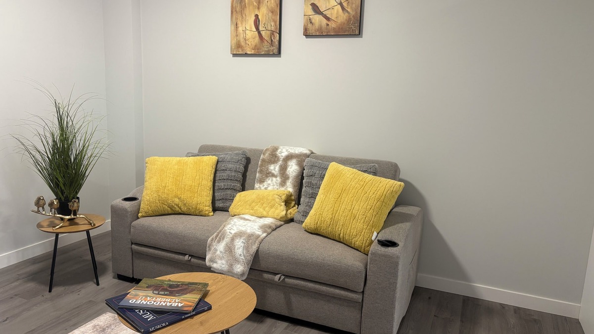 Okotoks House | Okotoks Oasis (Brand new Cosy 1 bedroom basement suite)