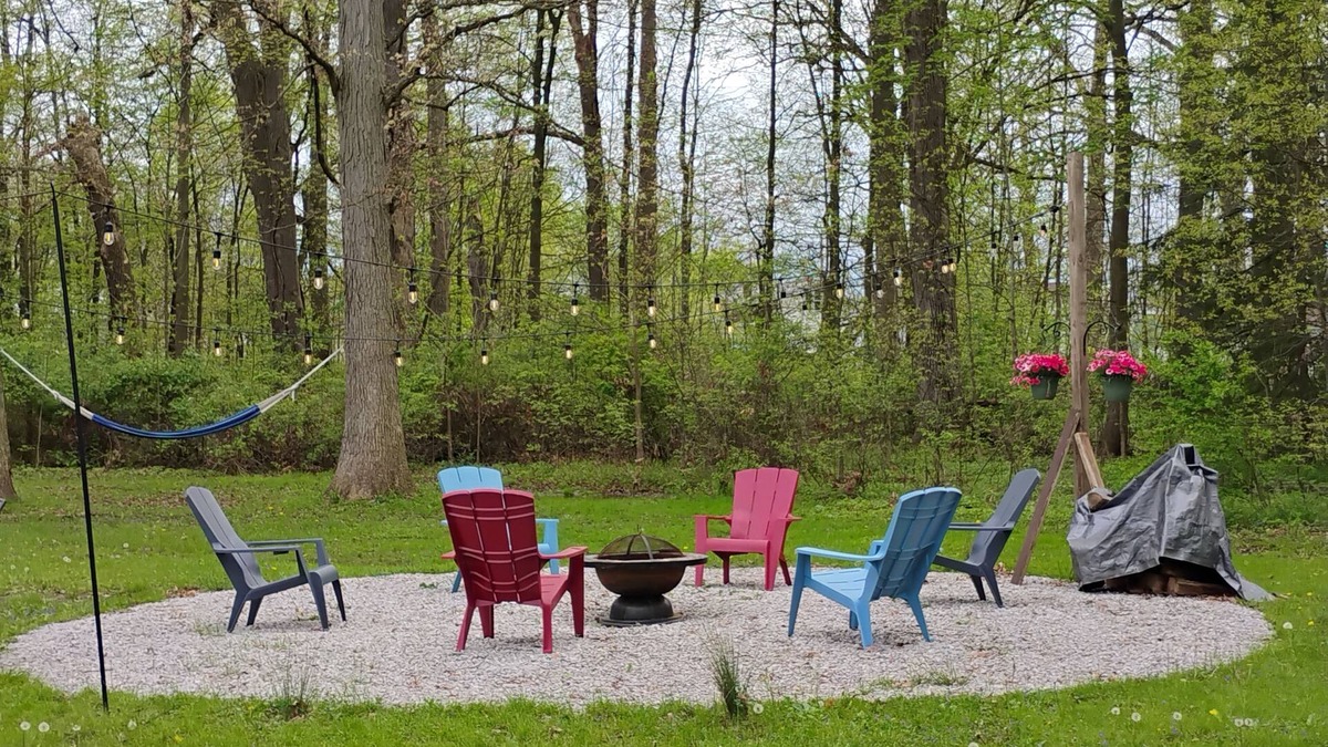 Wayland Cottage | OKTOBER FEST OCT 4! Sit by the fire, walk the trails! RELAX! 130 a night