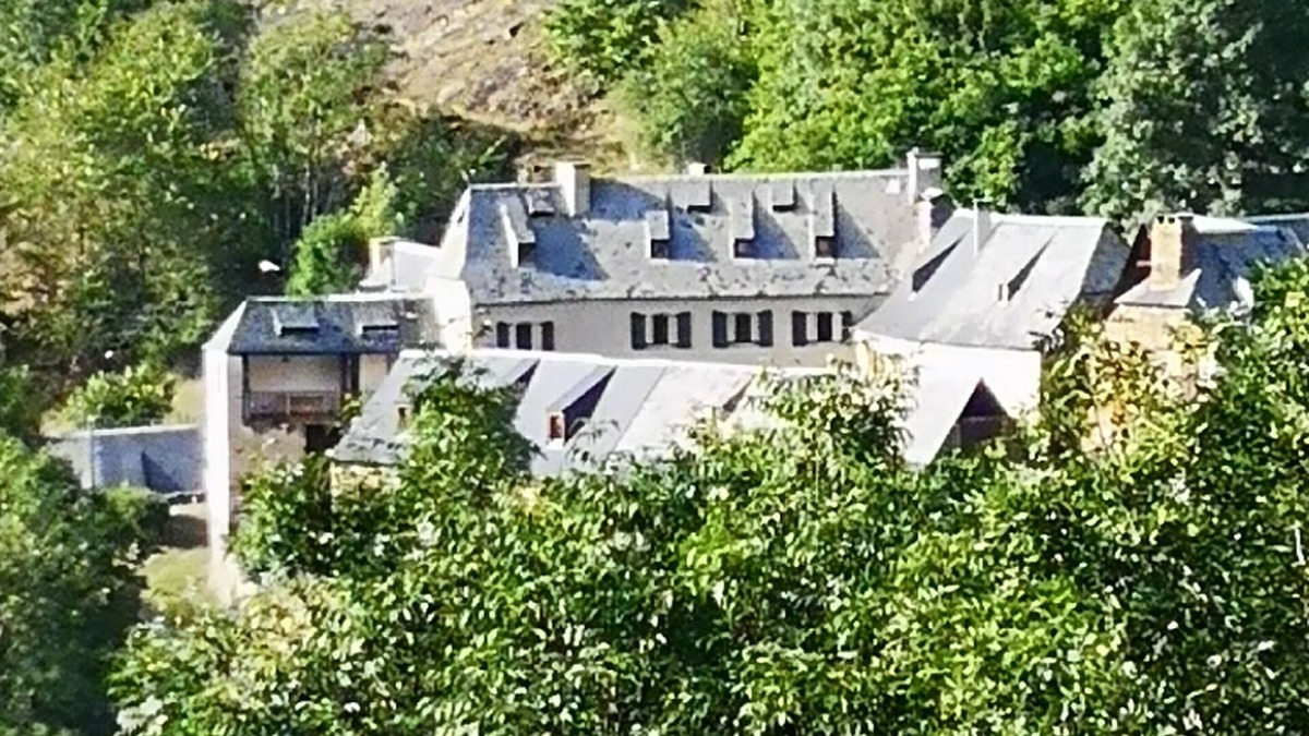 Cazaux-Frechet-Aneran-Camors House | Old mountain house
