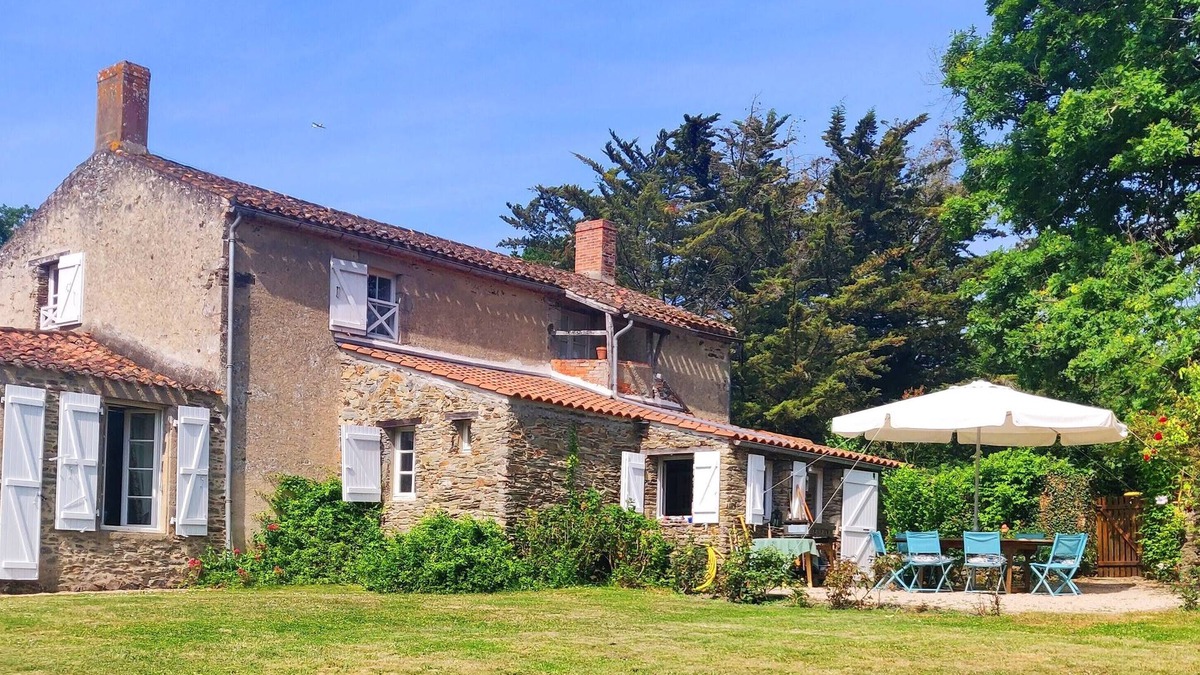 Saint-Georges-de-Pointindoux House | Old country house 20 minutes from Les Sables d'Olonne