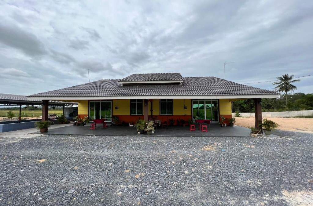 Kampung Kandis House | OLAH HOMESTAY