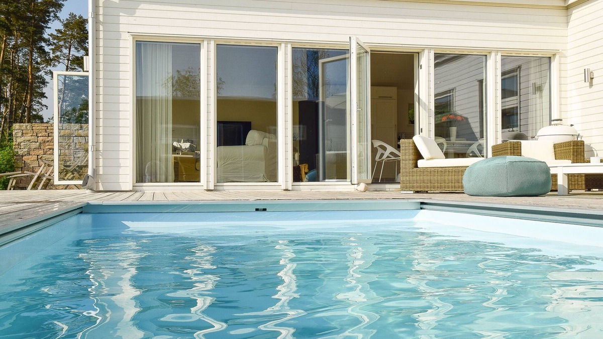 Stora Ror Villa | Öland full comfort with heated pool & evening sun